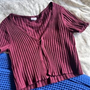 Burgundy front closure top